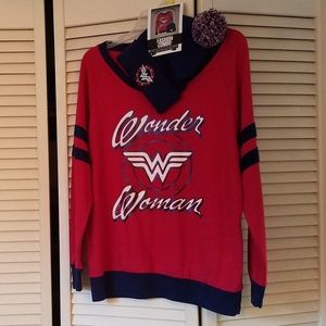 NWT Wonder Woman Shirt/Top & Beanie Combo Set XL